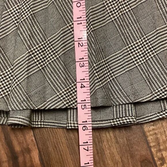 Forever 21 Side Buckle Plaid Pleated Wrap Mini Skirt Size Medium - Picture 8 of 9